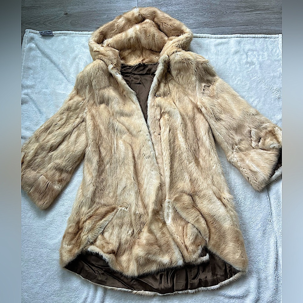 Luxurious Women's Faux Fur Hooded Coat in Light Beige